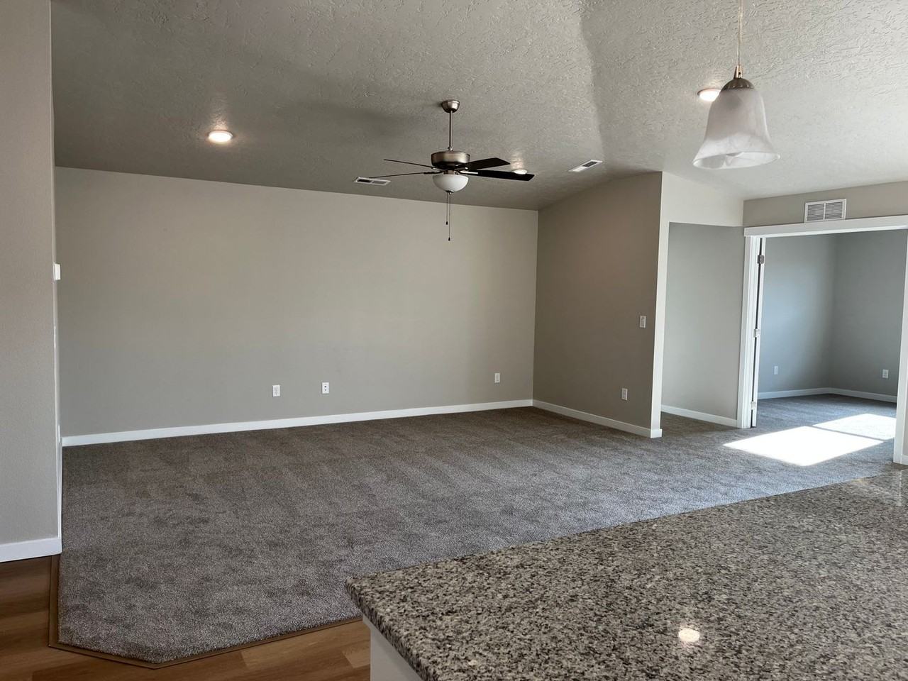 1625 Cashel St - Photo 7 of 25