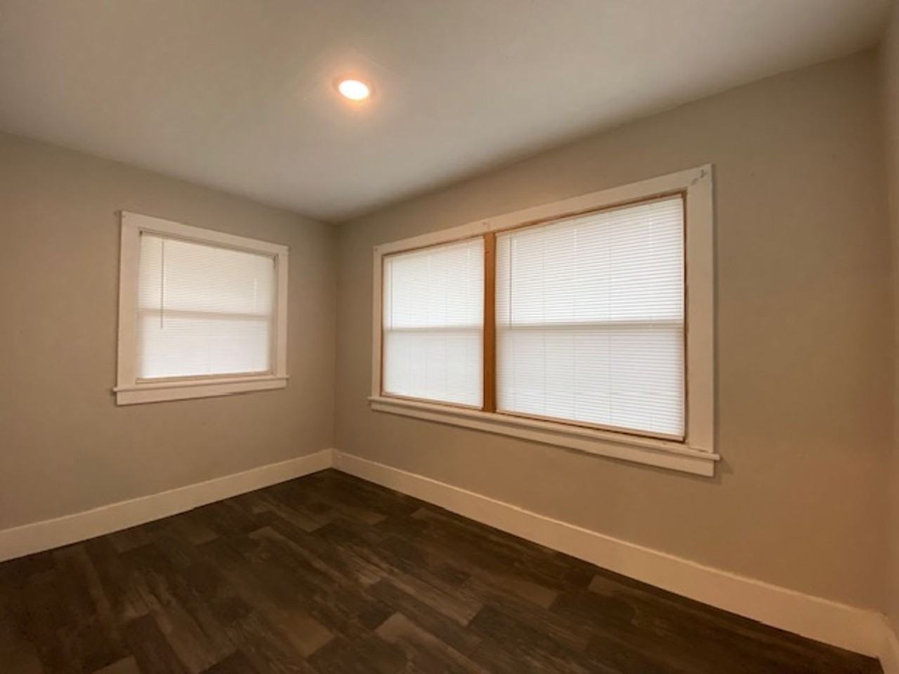 2233 Illinois Ave - Photo 3 of 15