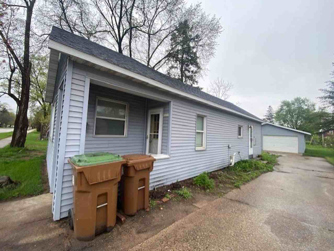 2233 Illinois Ave - Photo 7 of 15