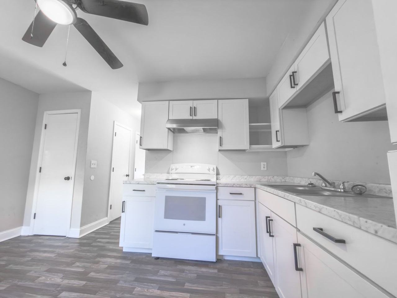 2328 Applebee Way - Photo 2 of 34