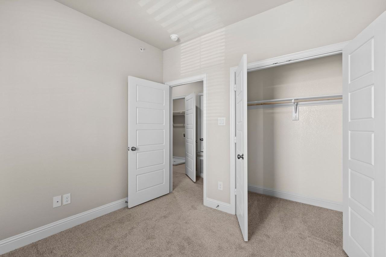 2065 Layla Dr - Photo 5 of 23