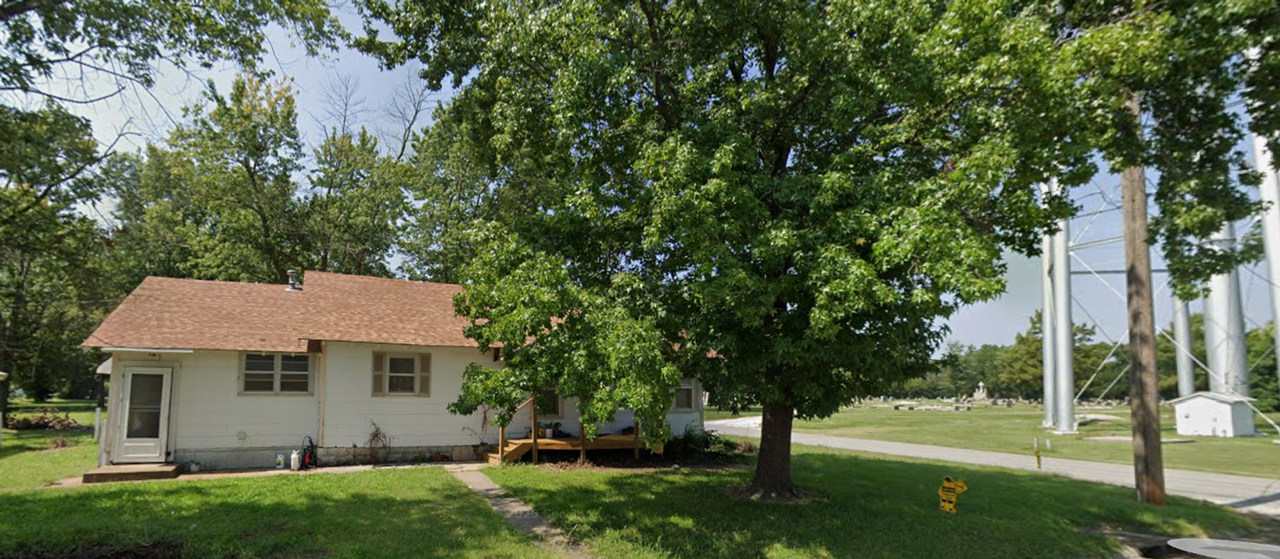 901 West 7th Street - Photo 3 of 3