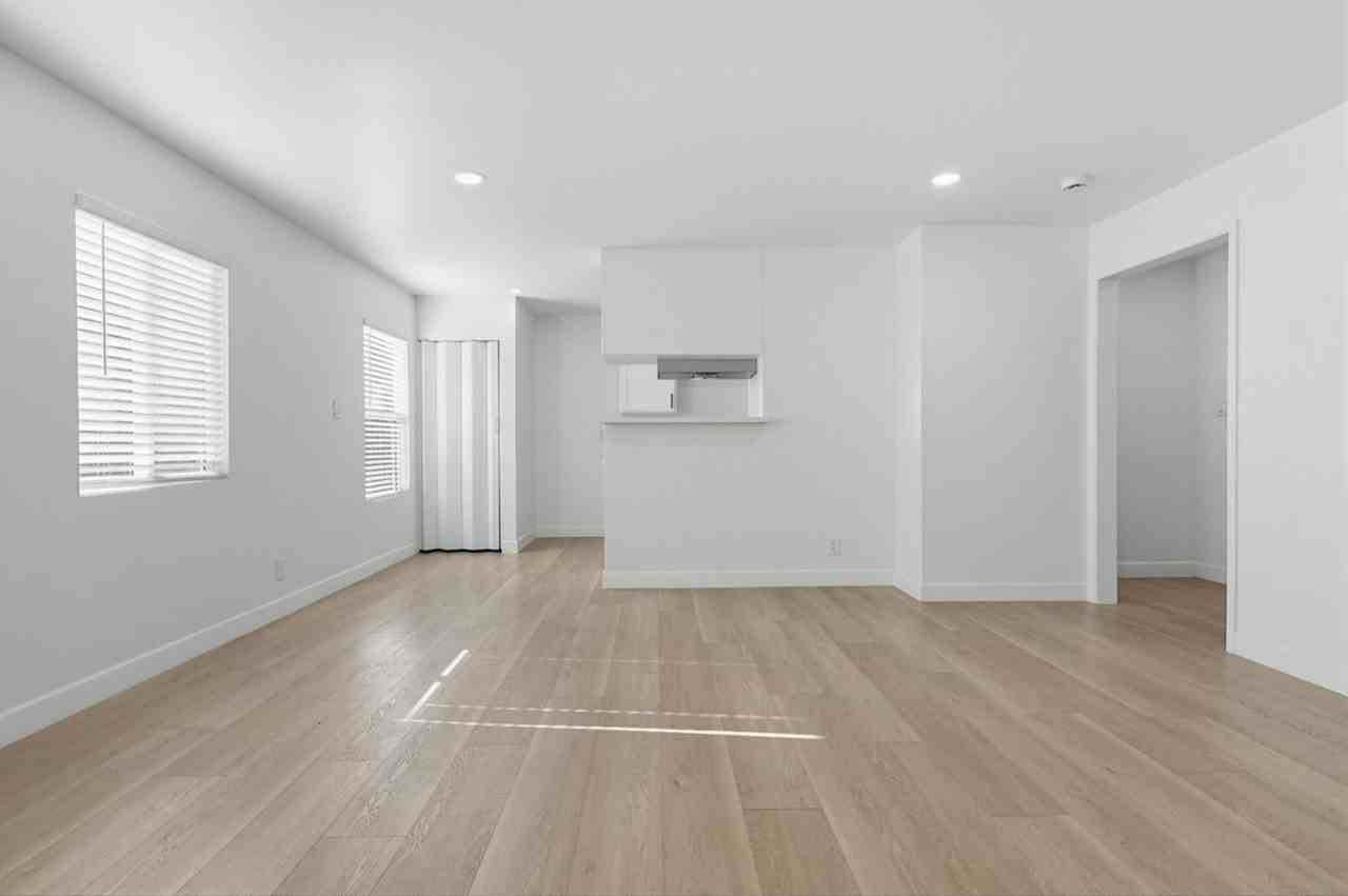 748 Newport Avenue - Photo 5 of 36