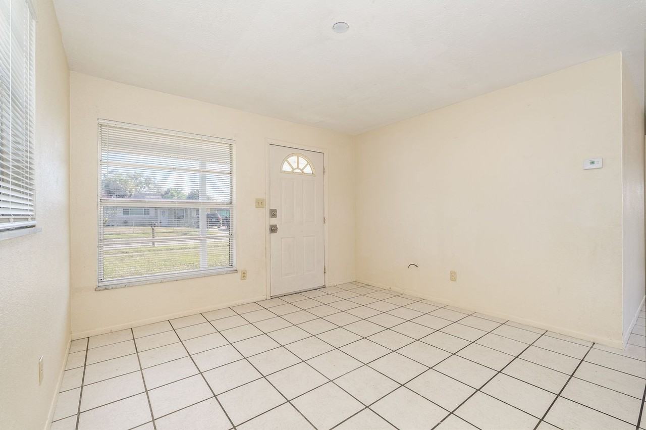 557 Cox Street - Photo 3 of 20