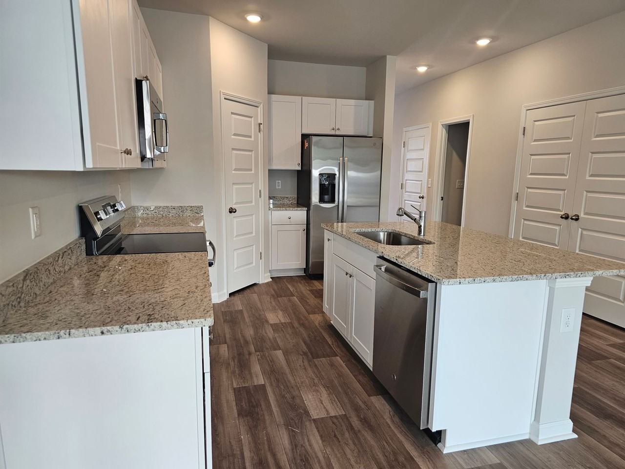 2100 2100 WILD INDIGO Circle  NW - Photo 5 of 29