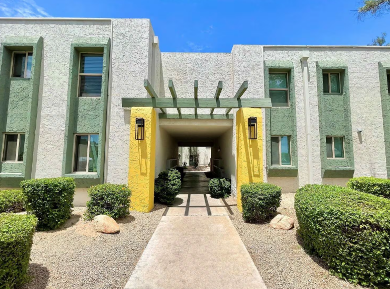 Sora on Rose - Photo 2 of 27