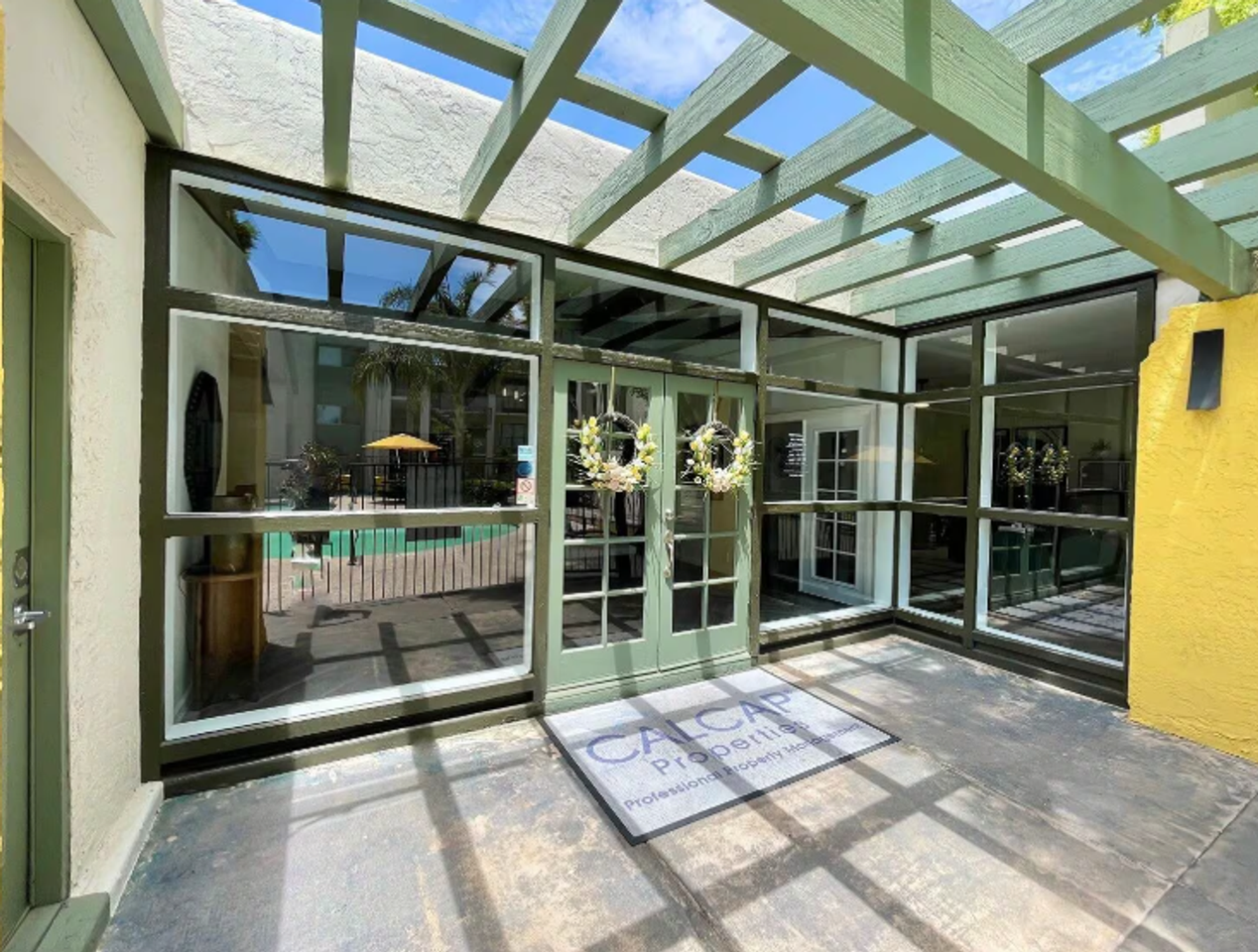 Sora on Rose - Photo 3 of 27