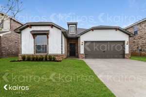 featured image of 913 Northeast 4th Street