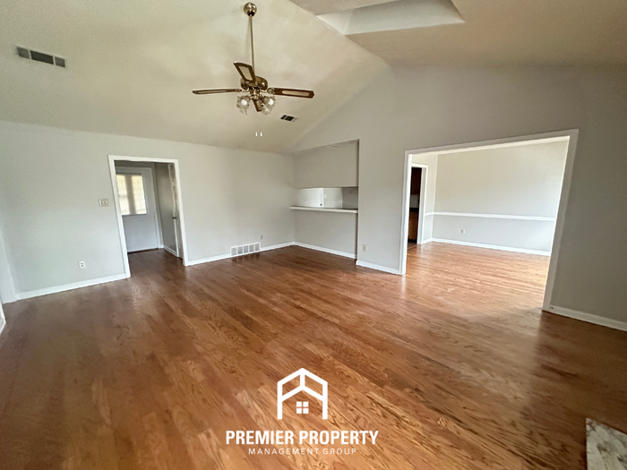 4915 Blue Wing St - Photo 5 of 19