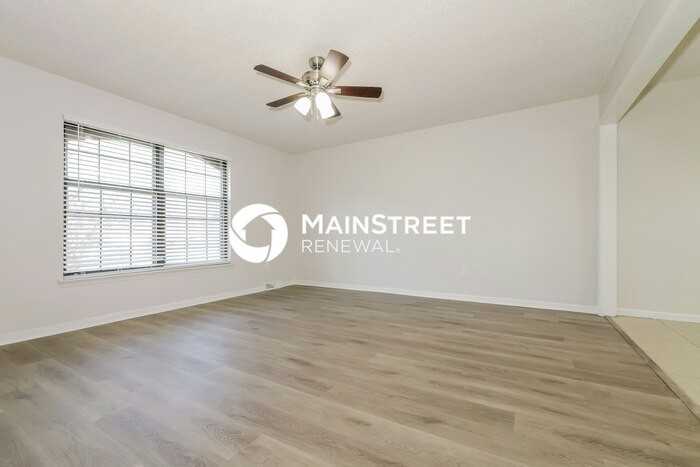 1417 N Blue Mills Rd - Photo 2 of 19