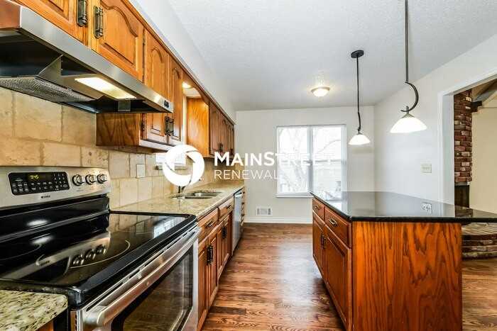 7916 Bradshaw St - Photo 6 of 19