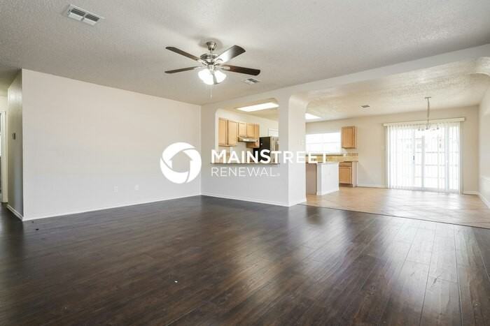 1225 Mccary St - Photo 4 of 18