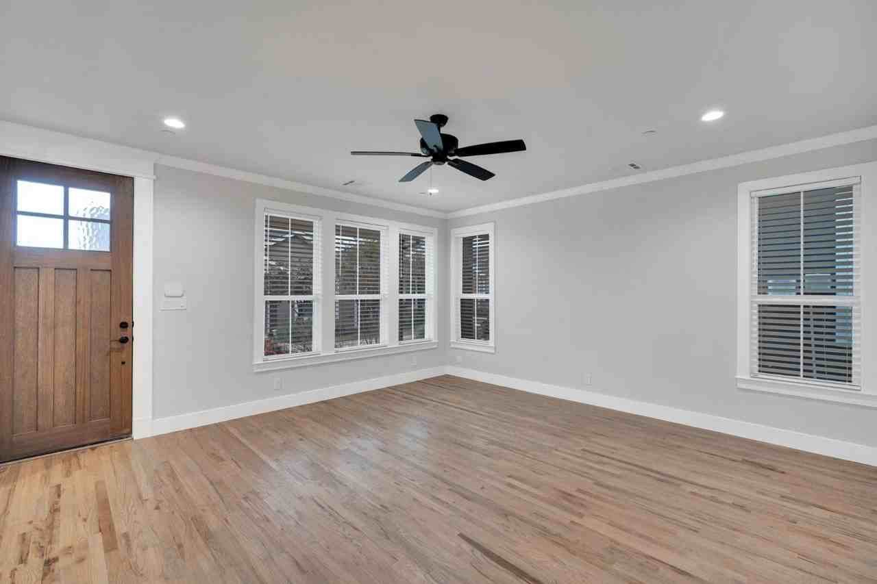 Cottages on Catrell - Photo 3 of 10