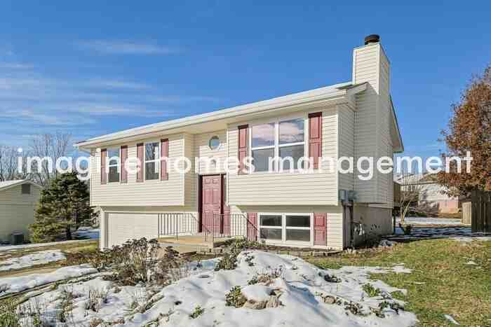 517 Merribrook Ln - Photo 4 of 24