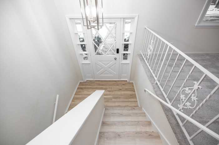 6809 North Kimberly Drive - Photo 2 of 32