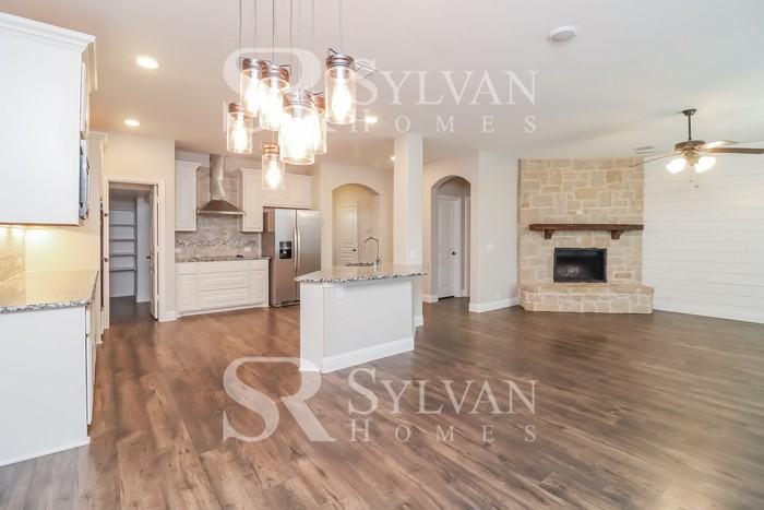 600 Yucca Ct - Photo 5 of 15