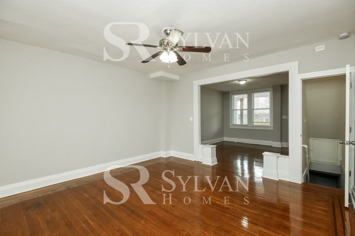 2837 Pelham Ave - Photo 6 of 15