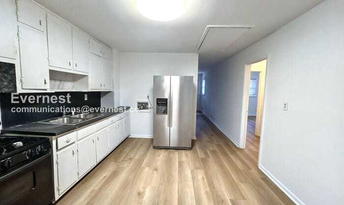 2033 Nettie Ct - Photo 2 of 17