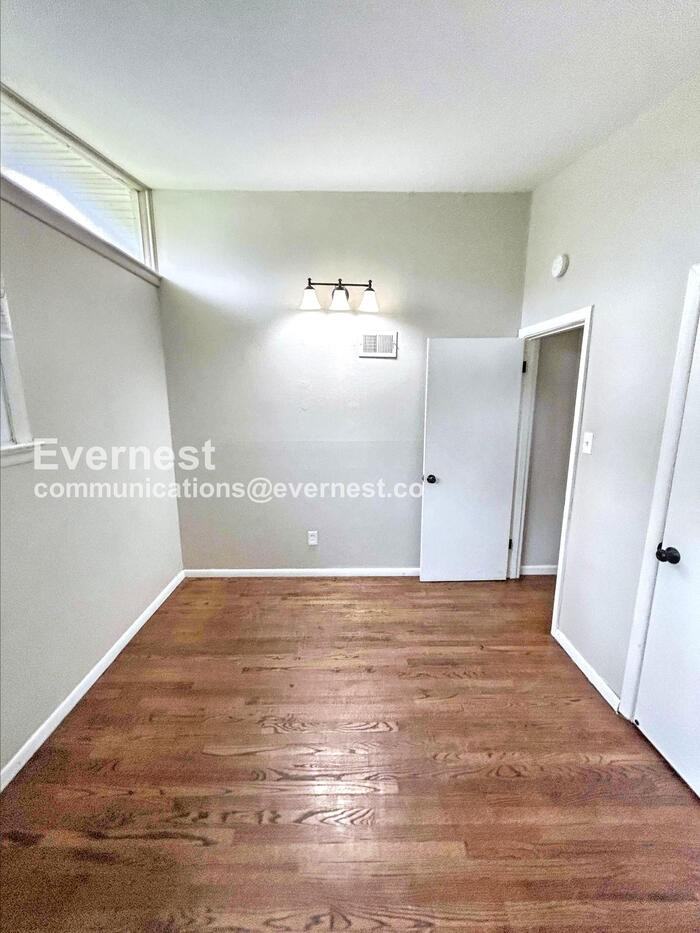 1130 Trampe Ave - Photo 7 of 19