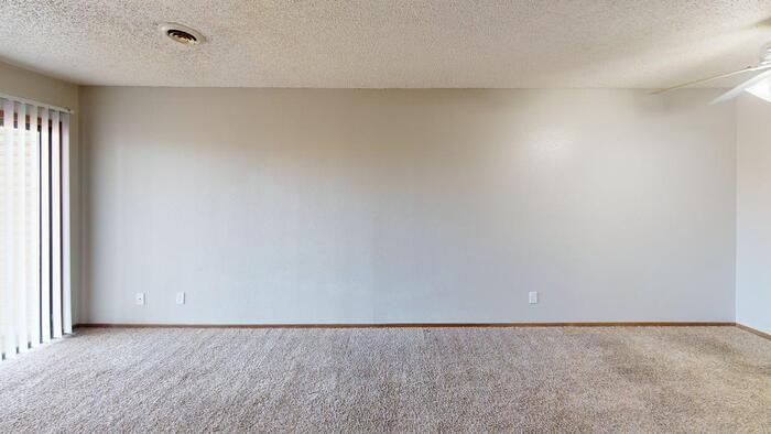 1727 North Grandview Lane #201 - Photo 3 of 5