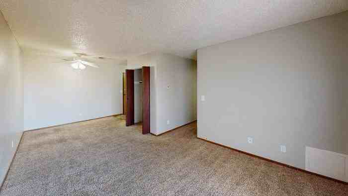 1727 North Grandview Lane #201 - Photo 4 of 5