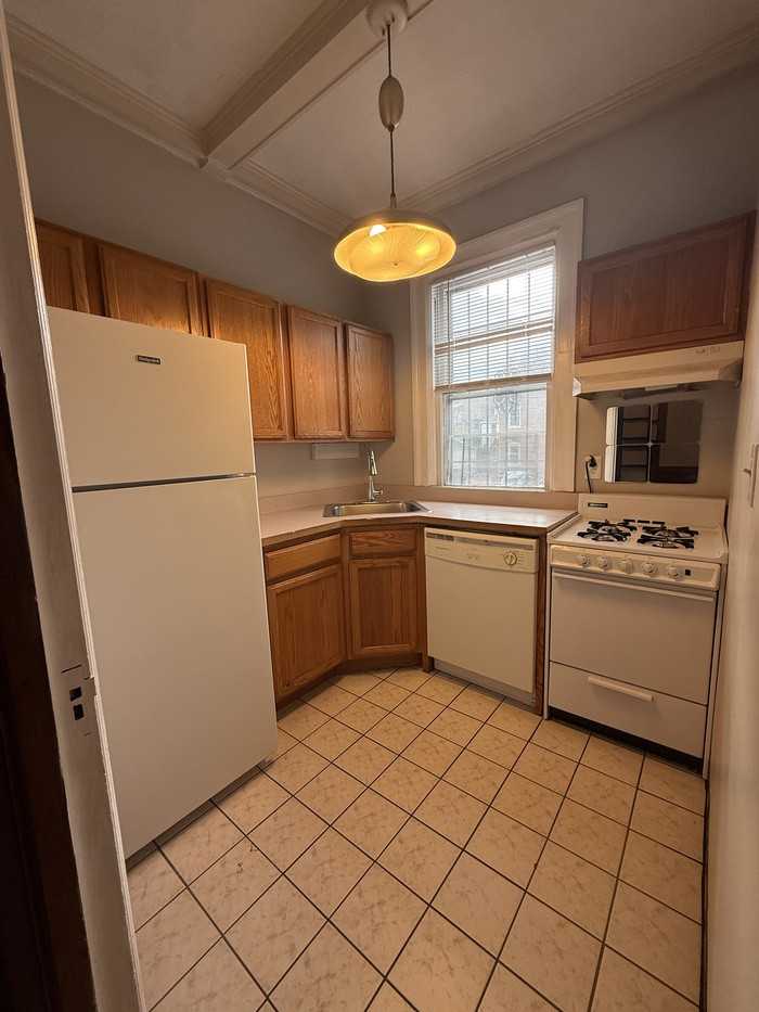 636 Maryland Ave #1 - Photo 4 of 7