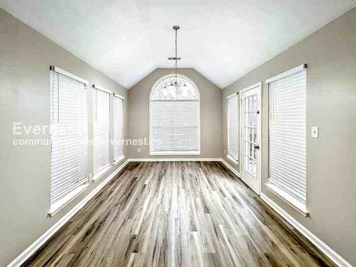 320 Ashely Woods Drive - Photo 6 of 24