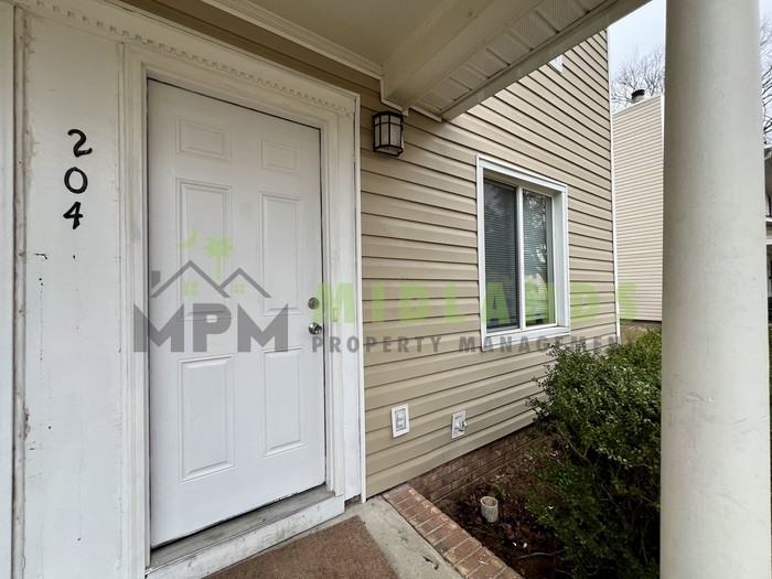 204 S Cromwell St #C - Photo 2 of 40