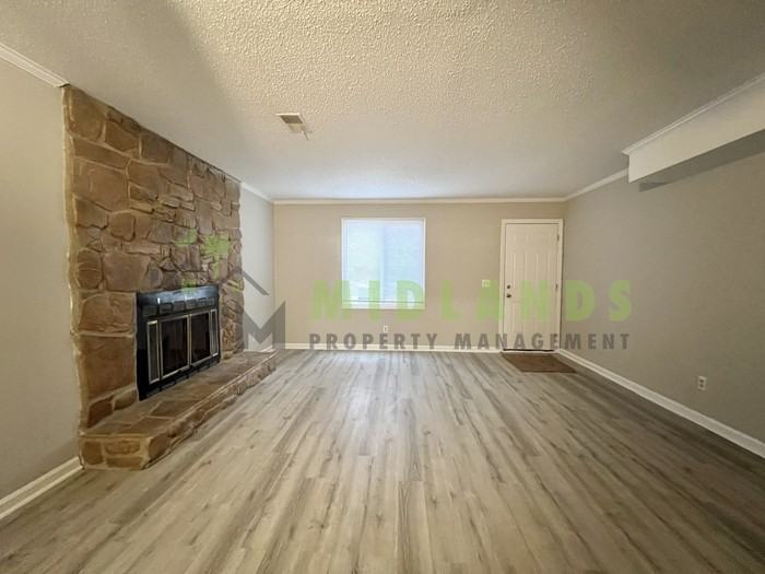 204 S Cromwell St #C - Photo 3 of 40