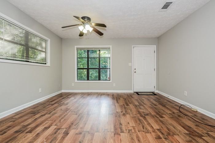 999 Fairview Rd - Photo 2 of 15