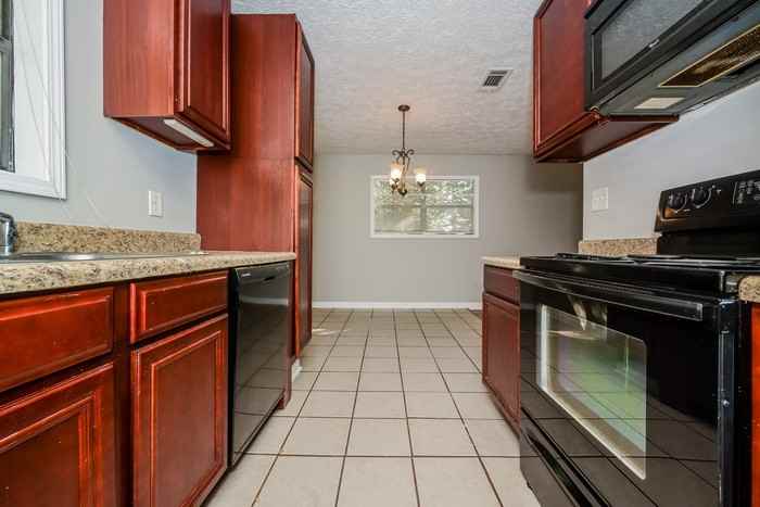 999 Fairview Rd - Photo 6 of 15