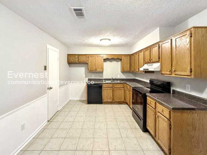 436 Henry St - Photo 2 of 22