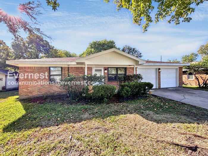 2709 27th Ave N - Photo 2 of 22