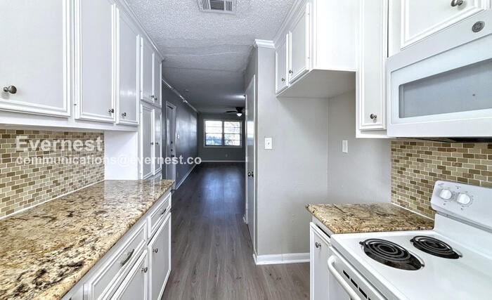 2709 27th Ave N - Photo 4 of 22