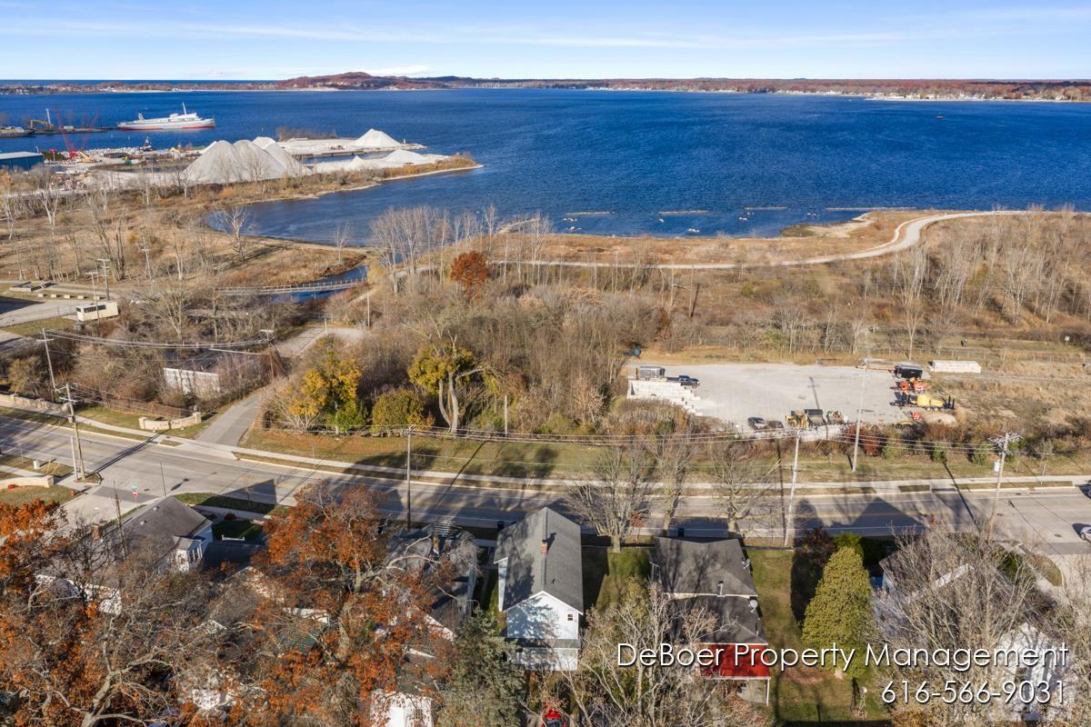 1621 Lakeshore Dr - Photo 5 of 5