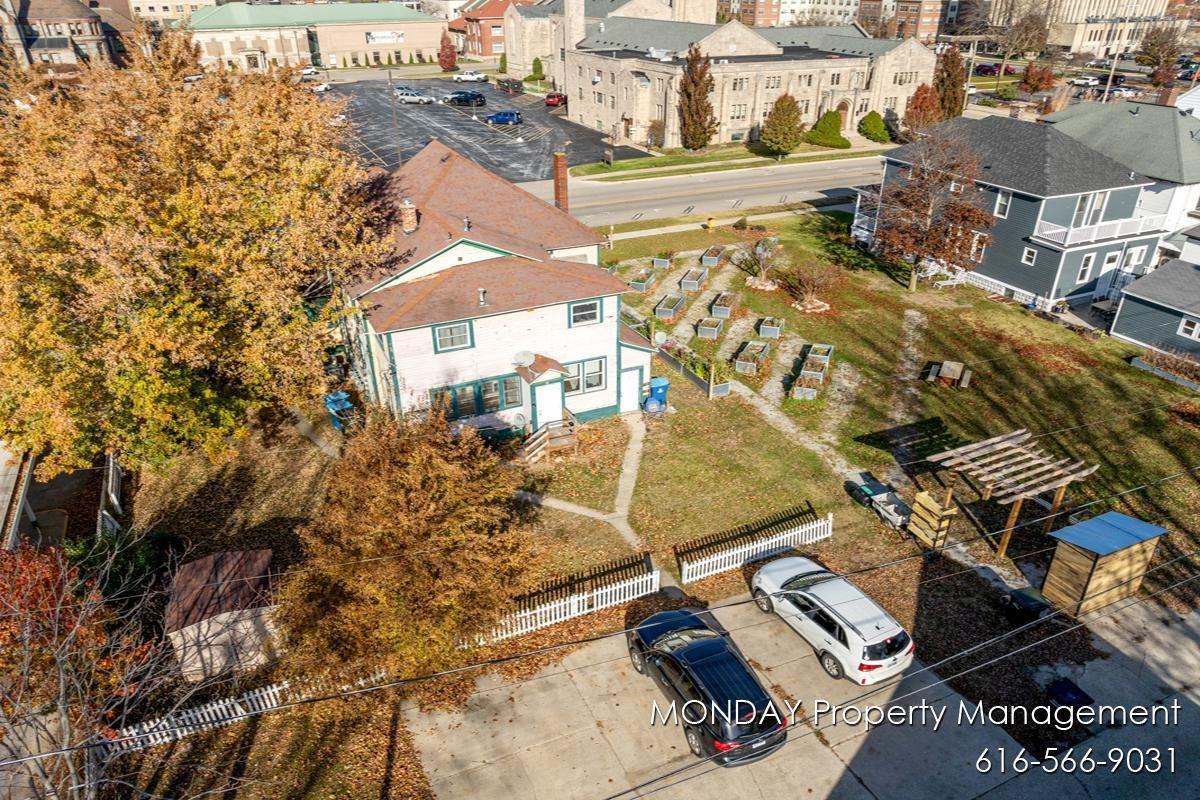 263 W Muskegon Ave - Photo 2 of 4