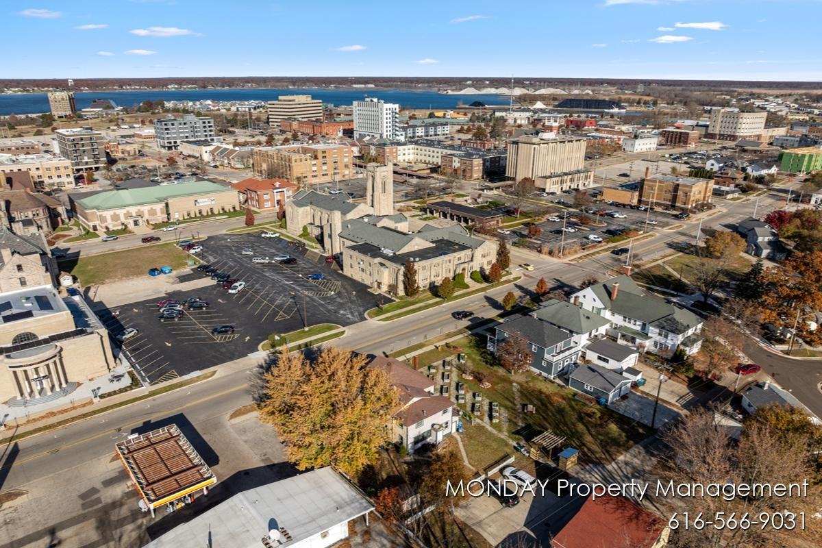 263 W Muskegon Ave - Photo 3 of 4