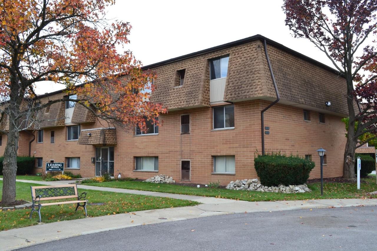 15203 Baldwin Court - Photo 2 of 10