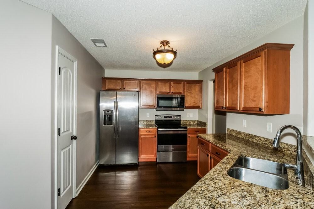 9470 Eckley Pl - Photo 7 of 16