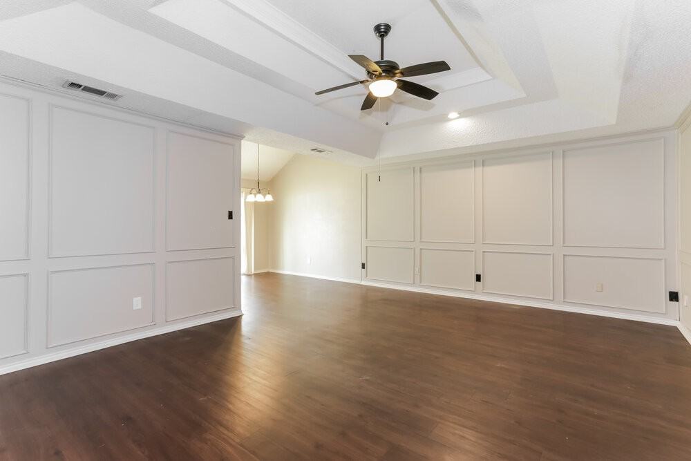 7933 Clear Brook Cir - Photo 4 of 16