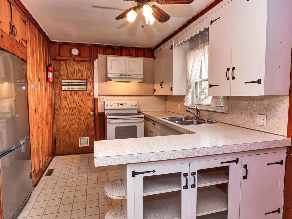 3324 Arlington Drive Southwest #1 - Photo 5 of 6