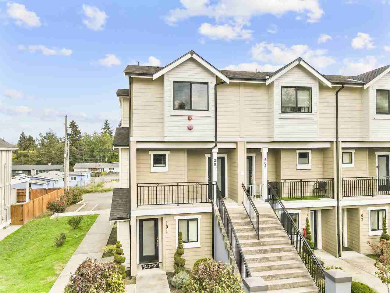 Allenmore Brownstones 2335 State Street - 204 - Photo 2 of 13
