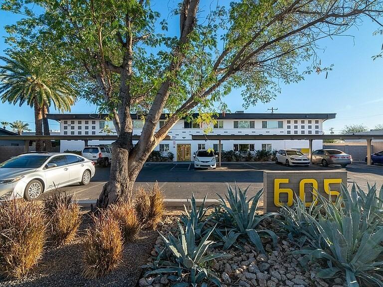 605 W Pierson St #12 - Photo 7 of 11