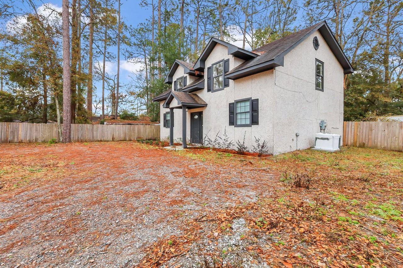 120 N Palm Dr #1 - Photo 2 of 42