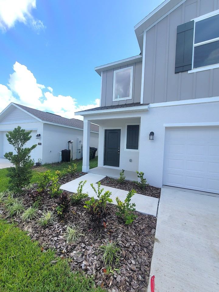 1906 Sarah St #1 - Photo 2 of 37