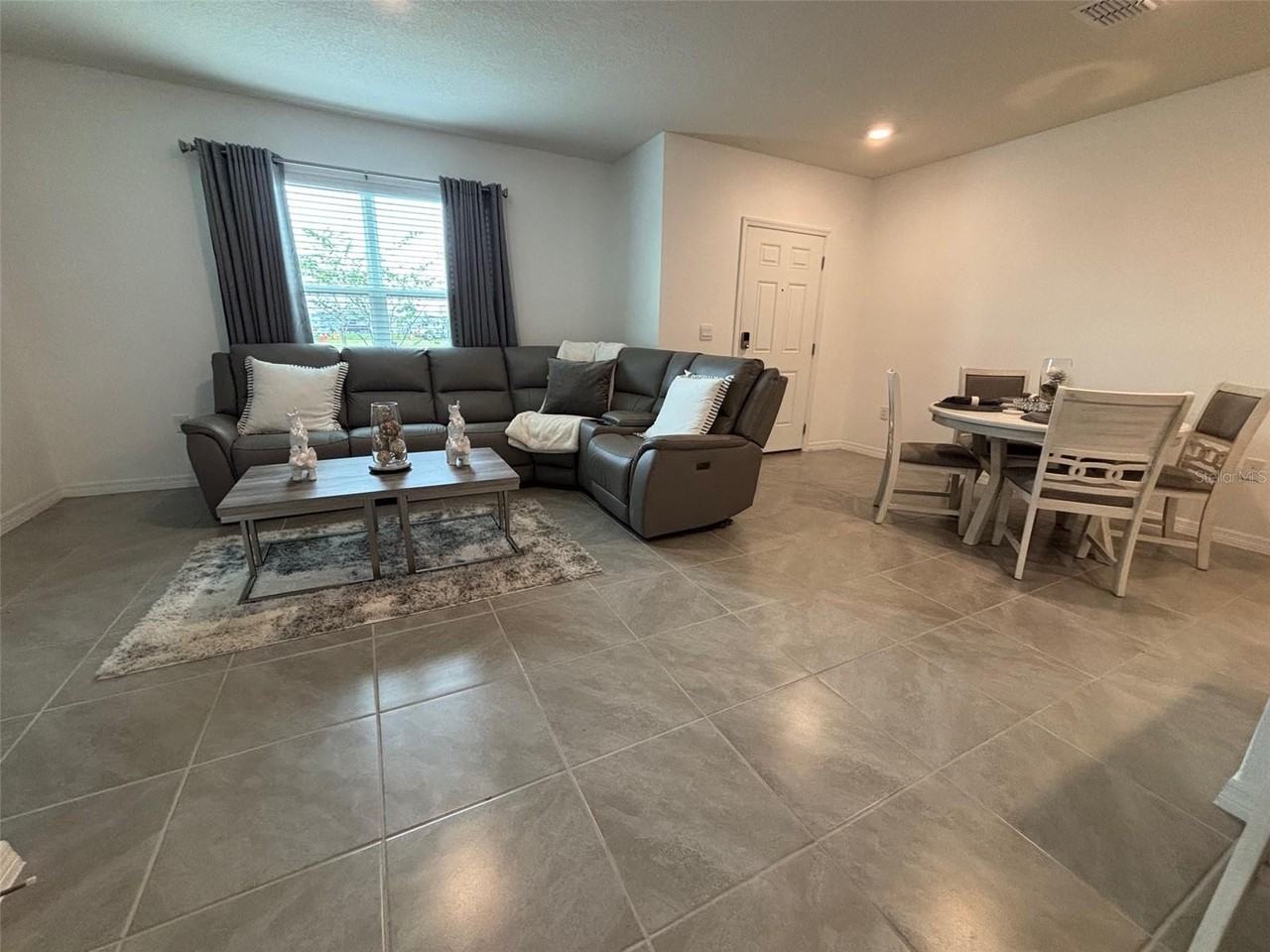 283 Preston Cove Drive #1 - Photo 2 of 18