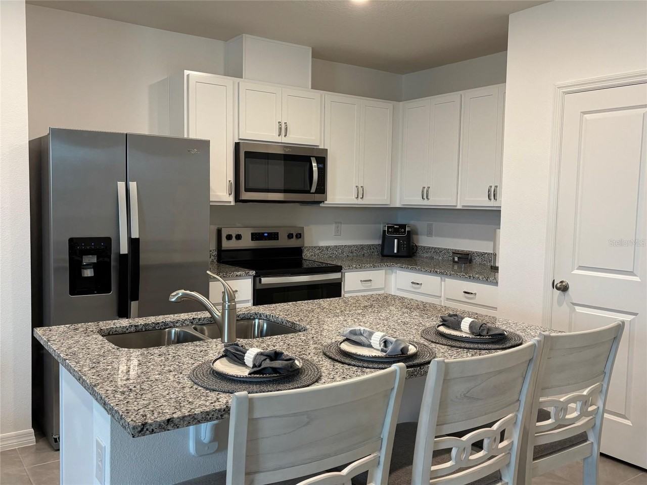 283 Preston Cove Drive #1 - Photo 5 of 18