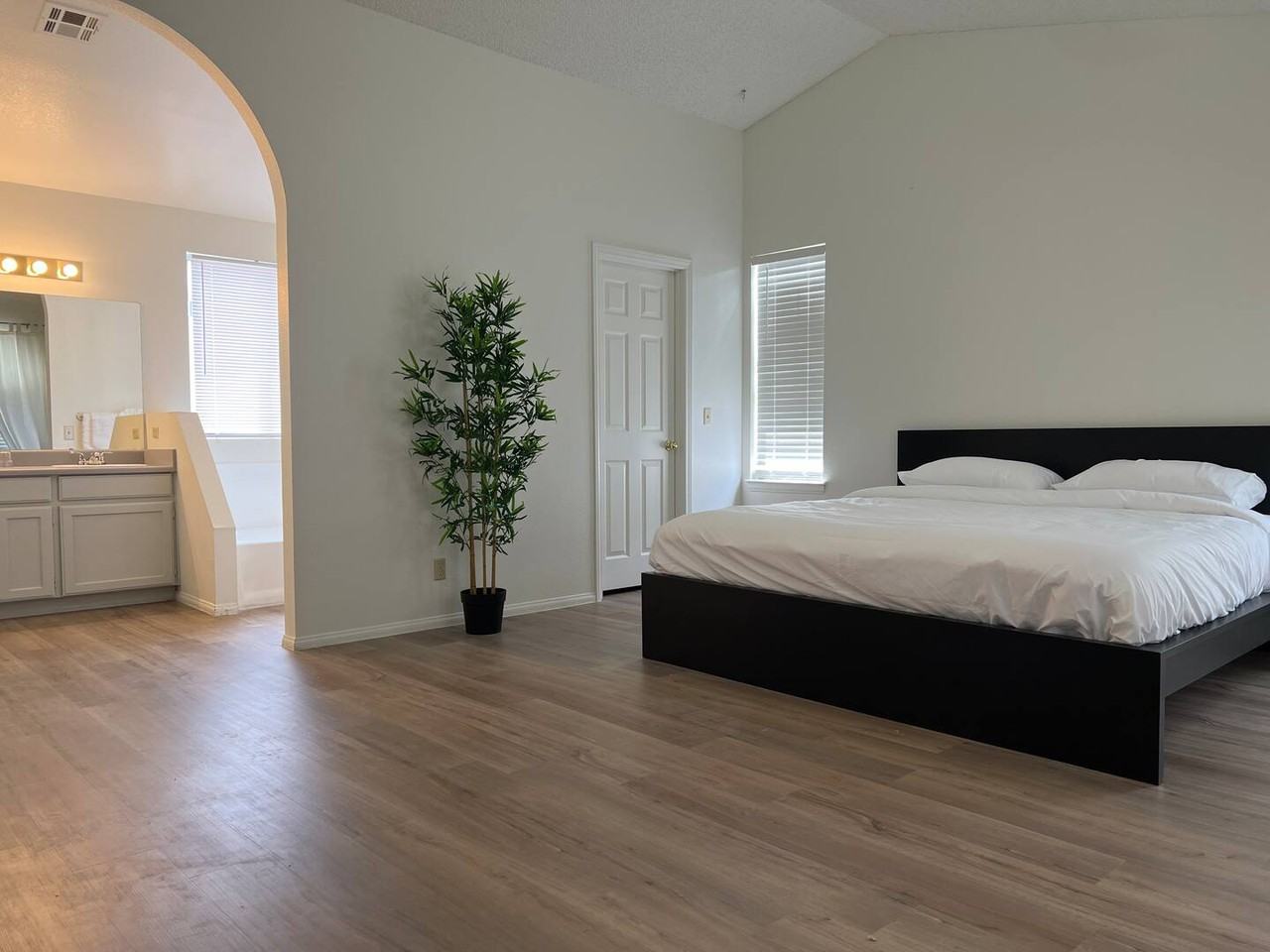 8305 Aspenbrook Ave #1 - Photo 2 of 29