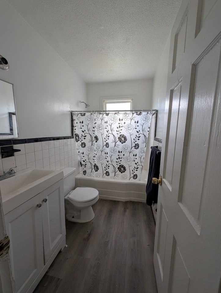 12084 Vaughan St #1 - Photo 5 of 17