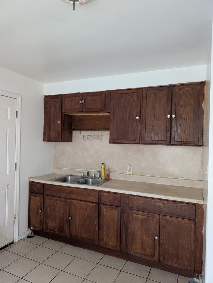 12084 Vaughan St #1 - Photo 6 of 17